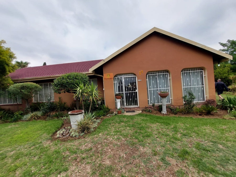 4 Bedroom Property for Sale in Vaalpark Free State
